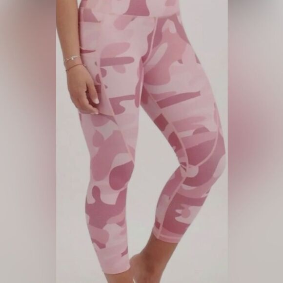 Zyia Light N Tight Capri Leggings - Picture 3 of 10